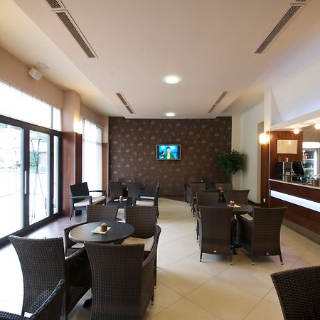 Hotel Fontana Buzet Bagian luar foto