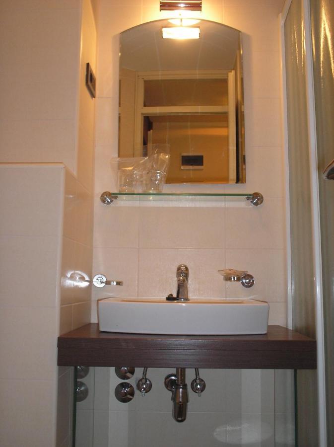 Hotel Fontana Buzet Bagian luar foto