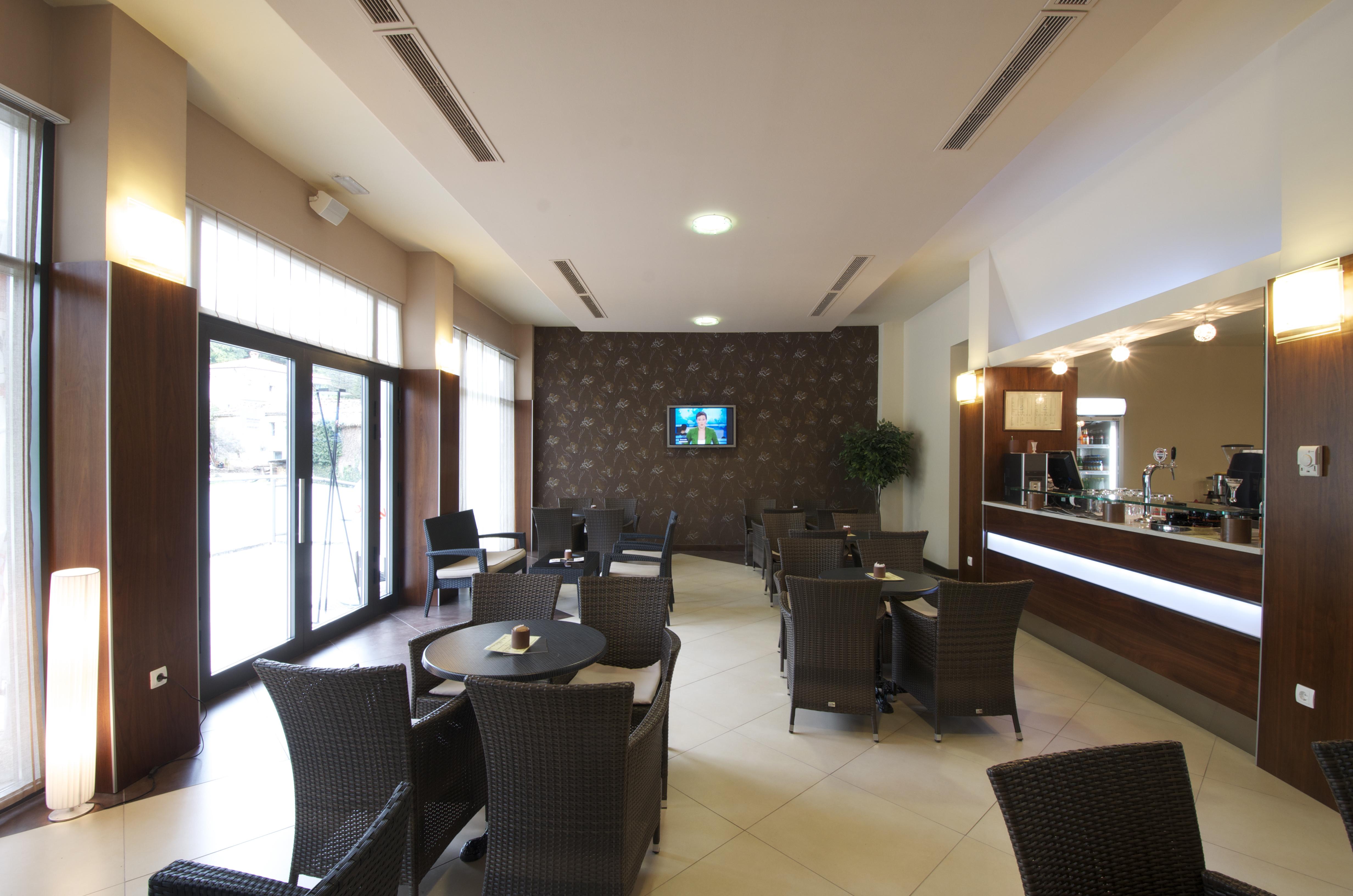 Hotel Fontana Buzet Bagian luar foto
