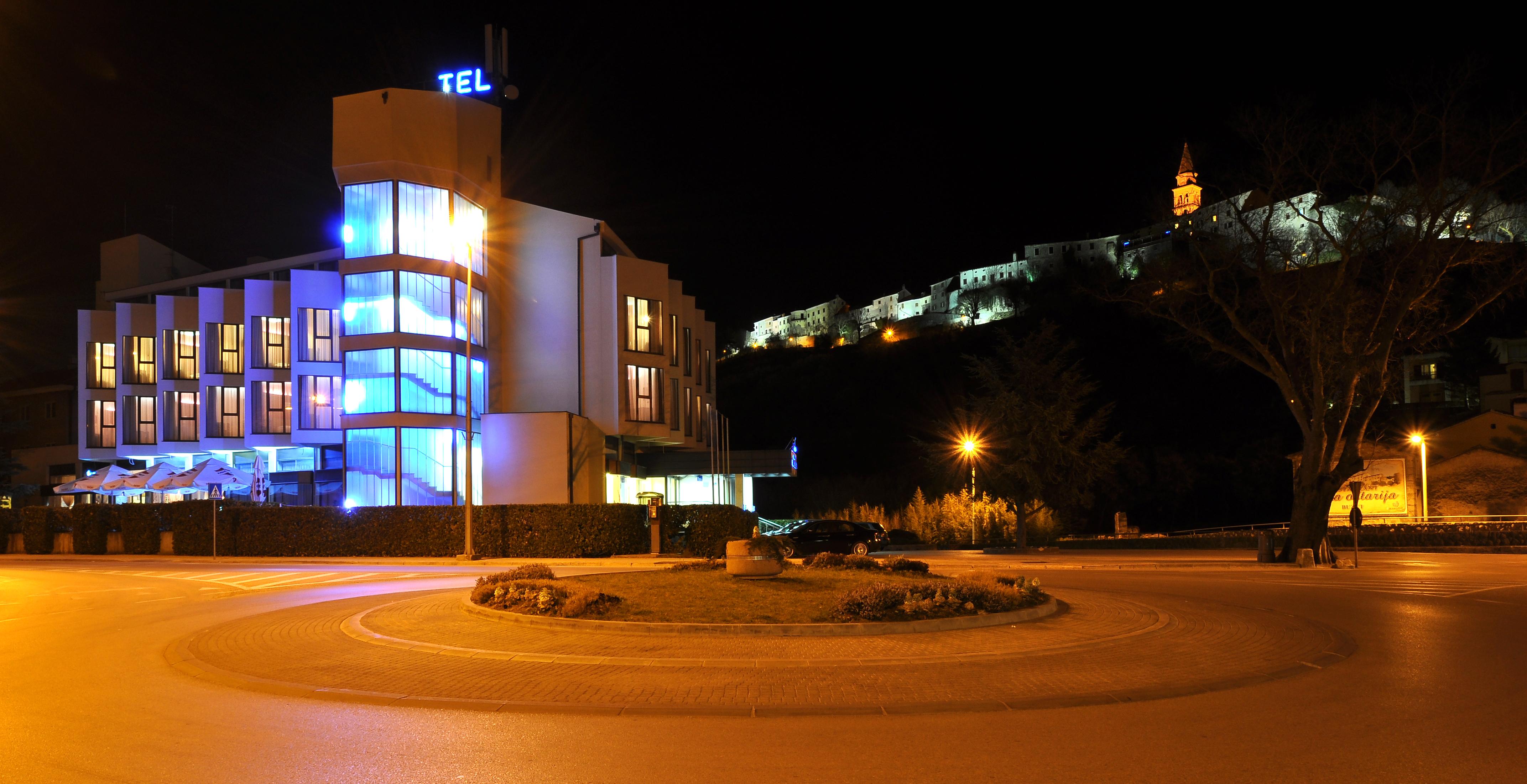 Hotel Fontana Buzet Bagian luar foto