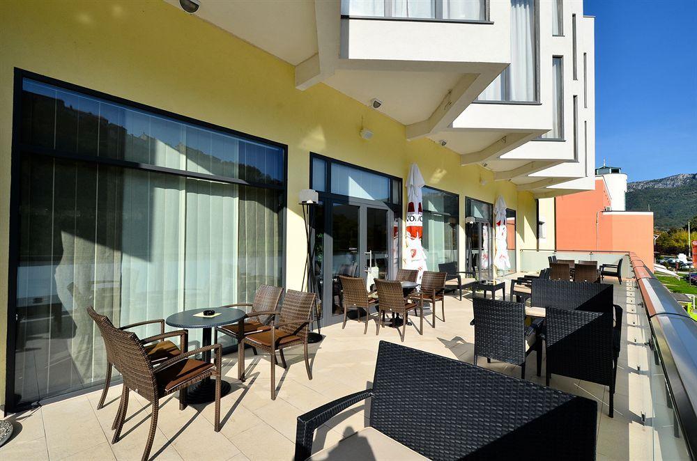 Hotel Fontana Buzet Bagian luar foto