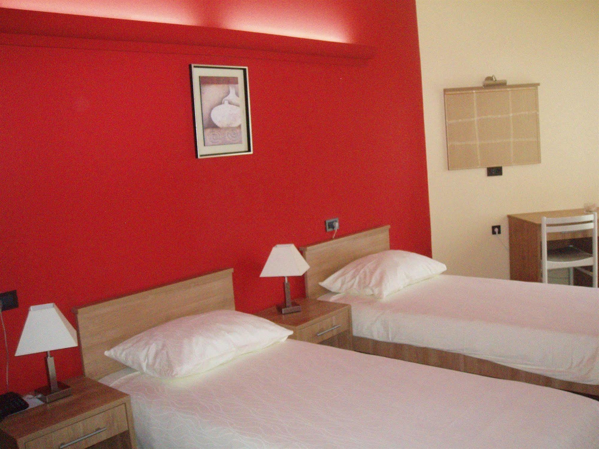 Hotel Fontana Buzet Ruang foto